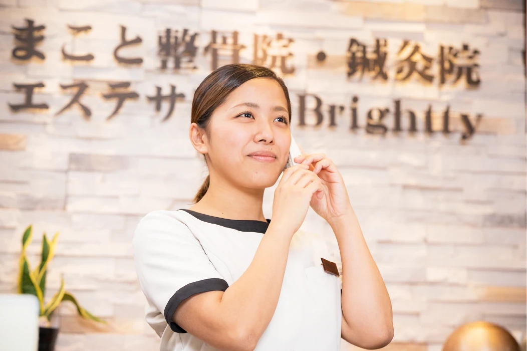 誠実な電話対応の様子